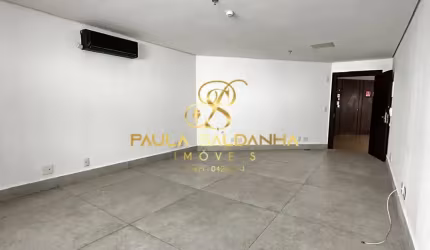 Oportunidade Imperdível! Sala Comercial já com ar condicionado e 2 vagas de garagem!