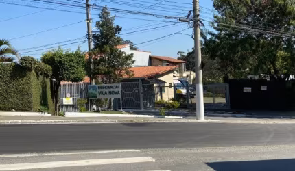 linda casa em condomínio fechado no jaraguá