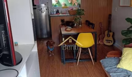 Village com 2 dormitórios à venda, 68 m² por R$ 300.000 - Vila Areao - Taubaté/SP