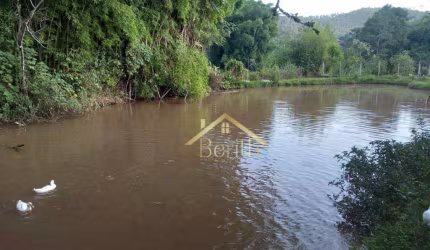 Sítio com 3 dormitórios à venda, 7000 m² por R$ 900.000,00 - Sete Voltas - Taubaté/SP