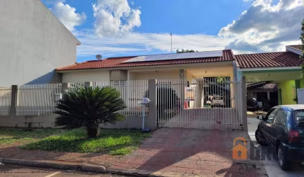 Casa para Venda em Campo Mourão, Centro, 4 dormitórios, 1 suíte, 2 banheiros, 2 vagas