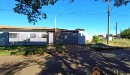 Casa para Venda em Campo Mourão, Jardim Veneza, 3 dormitórios, 2 banheiros, 2 vagas