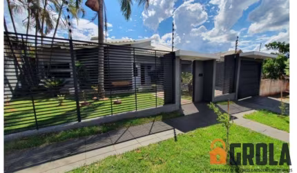 Casa para Venda em Campo Mourão, Centro, 5 dormitórios, 3 suítes, 2 banheiros, 4 vagas