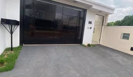 Sobrado para Venda em Campo Mourão, Vila Teixeira, 3 dormitórios, 3 suítes, 3 banheiros, 2 vagas