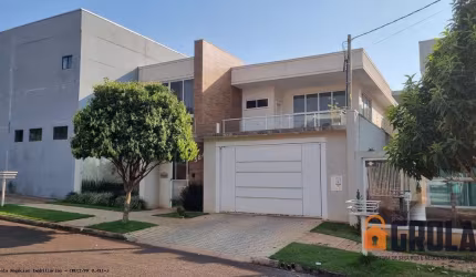 Sobrado para Venda em Campo Mourão, Jardim Flora II, 3 dormitórios, 1 suíte, 3 banheiros, 3 vagas