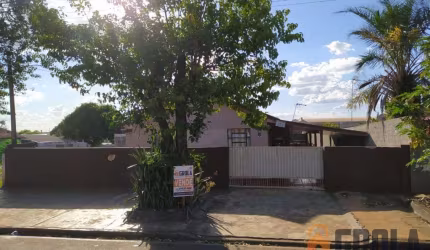 Casa para Venda em Campo Mourão, Jardim Lar Paraná, 5 dormitórios, 2 banheiros, 2 vagas