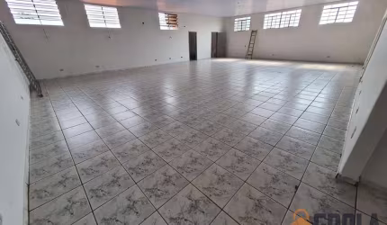 Barracão para Locação em Campo Mourão, Centro, 2 banheiros