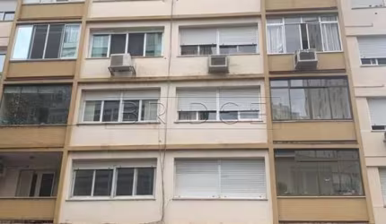 Apartamento com 3 quartos à venda na Rua Duque de Caxias, 910, Centro Histórico, Porto Alegre por R$ 750.000