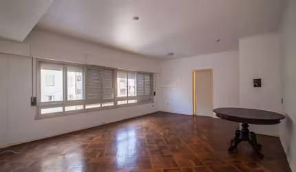 Apartamento com 3 quartos à venda na Avenida Independência, 776, Independência, Porto Alegre por R$ 590.000