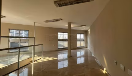 Sala comercial com 1 sala para alugar na Rua Castro Alves, 723, Independência, Porto Alegre por R$ 3.200