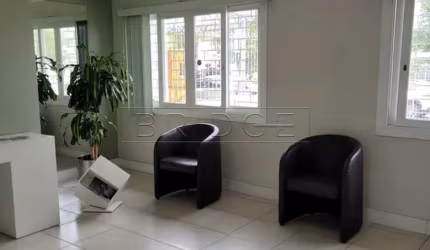 Casa comercial para alugar na Beco Andaraí, 130, Passo da Areia, Porto Alegre por R$ 12.500