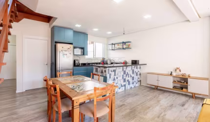 Casa em condomínio fechado com 4 quartos à venda na Rua Matias José Bins, 1331, Chácara das Pedras, Porto Alegre por R$ 1.150.000