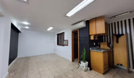Ponto comercial para alugar na Rua Doutor Salvador Franca, 970, Jardim Botânico, Porto Alegre por R$ 2.000