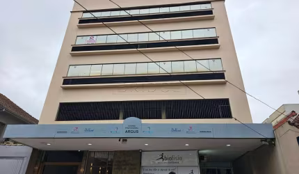 Sala comercial com 1 sala à venda na Avenida Cristóvão Colombo, 2427, Floresta, Porto Alegre por R$ 296.000