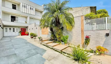 Casa em condomínio fechado com 4 quartos para alugar na Rua Arnaldo Ballve, 512, Jardim Itu Sabará, Porto Alegre por R$ 8.000