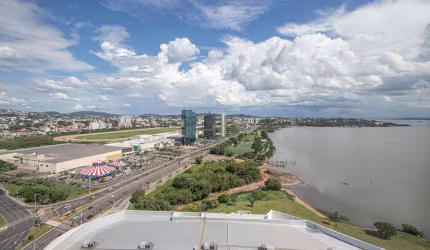 Sala comercial para alugar na Avenida Padre Cacique, 2893, Praia de Belas, Porto Alegre por R$ 4.000