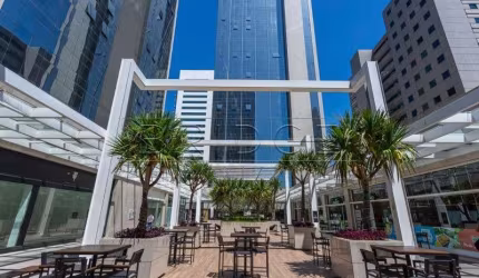 Ponto comercial para alugar na Avenida Ipiranga, 50, Praia de Belas, Porto Alegre por R$ 6.800