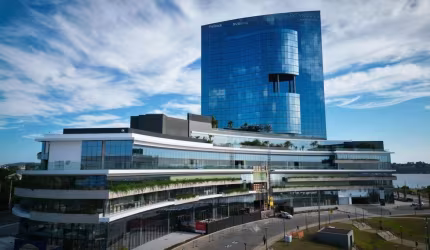 Sala comercial com 1 sala para alugar na Avenida Padre Cacique, 2893, Praia de Belas, Porto Alegre por R$ 3.500