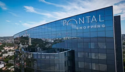 Sala comercial para alugar na Avenida Padre Cacique, 2893, Praia de Belas, Porto Alegre por R$ 2.900