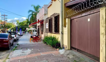 Casa comercial com 2 salas para alugar na Rua Miguel Tostes, 545, Rio Branco, Porto Alegre por R$ 6.500