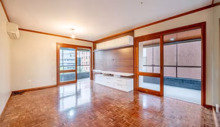 Apartamento com 3 quartos para alugar na Rua Professor Langendonck, 47, Petrópolis, Porto Alegre por R$ 5.800