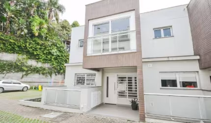Casa em condomínio fechado com 3 quartos para alugar na Avenida Padre Cacique, 1860, Praia de Belas, Porto Alegre por R$ 8.000
