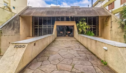 Casa em condomínio fechado com 4 quartos para alugar na Rua Pedro Chaves Barcelos, 1020, Bela Vista, Porto Alegre por R$ 10.000