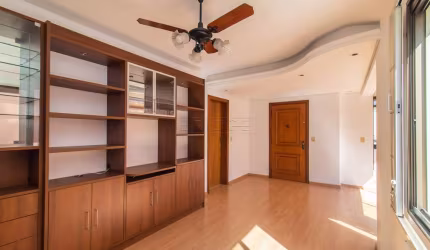 Apartamento com 3 quartos para alugar na Avenida Lavras, 599, Petrópolis, Porto Alegre por R$ 5.000