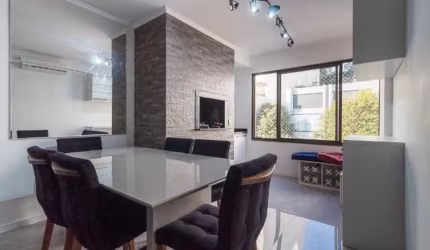 Apartamento com 2 quartos para alugar na Rua Carazinho, 593, Petrópolis, Porto Alegre por R$ 7.000