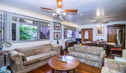 Apartamento com 3 quartos para alugar na Rua Professor Cristiano Fischer, 99, Petrópolis, Porto Alegre por R$ 3.950