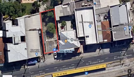 Terreno em condomínio fechado para alugar na Avenida Protásio Alves, 4360, Petrópolis, Porto Alegre por R$ 6.000
