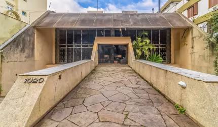 Casa em condomínio fechado com 4 quartos para alugar na Rua Pedro Chaves Barcelos, 1020, Bela Vista, Porto Alegre por R$ 10.000