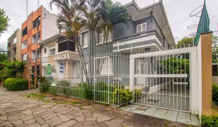 Casa em condomínio fechado com 6 quartos para alugar na Rua João Guimarães, 97, Santa Cecília, Porto Alegre por R$ 18.000