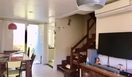 Casa de condomínio para venda possui 165 metros quadrados com 3 quartos