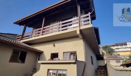 Vende-se sobrado de alto padrão, porteira fechada