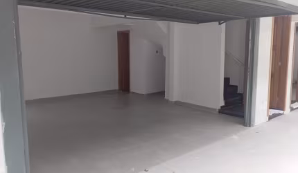 Sobrados novos  com 3 dormitórios sendo 1 suíte, 2 garagens fechada paralelas e quintal