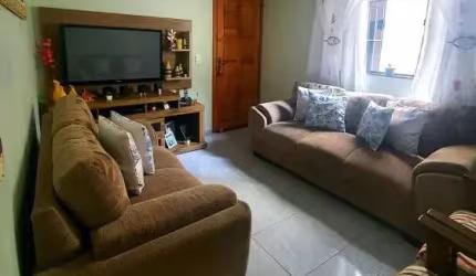 Casa com 2 quartos à venda na Rua José Tertuliano de Almeida, Centro, Nilópolis, 60 m2 por R$ 240.000