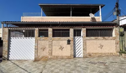 Casa com 4 quartos à venda na Rua Orlando Bernardino Lópes, Centro, Nilópolis, 113 m2 por R$ 550.000