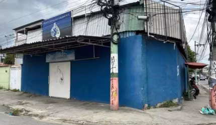 Barracão / Galpão / Depósito à venda na Estrada Antônio José Bittencourt, Centro, Nilópolis, 190 m2 por R$ 400.000