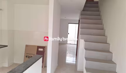 EXCELENTE CASA TRIPLEX DE 2 SUITES | 94 M² | ESTILO TOWNHOUSES