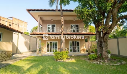SEU REFÚGIO PARTICULAR: MARAVILHOSA CASA DUPLEX DE 3 QUARTOS | 250M² | LOCALIZAÇÃO PRIVILEGIADA