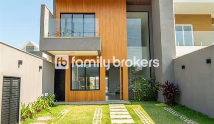 CONFORTÁVEL CASA DE 352m² | 3 SUÍTES | PISCINA e PAISAGISMO - ILHA DE GUARATIBA