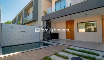 MARAVILHOSA CASA MODERNA COM 3 AMPLAS SUITES + CLOSET | 220 M² | VARGEM PEQUENA
