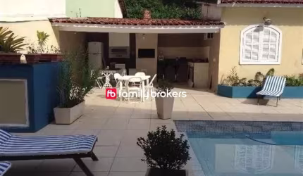 MARAVILHOSA CASA NO CONDOMÍNIO MARAMAR | 500m² | 5 SUÍTES | 6 VAGAS
