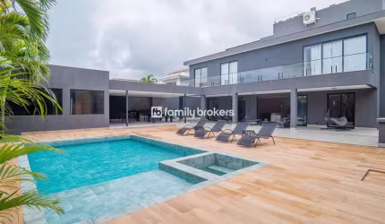CONDOMÍNIO SANTA MÔNICA: MANSÃO TRIPLEX COM 5 SUITES | 1.067 M² | 4 VAGAS