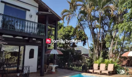 EXCELENTE CASA COM 700M² | 6 QUARTOS | LAZER COMPLETO | VISTA MAR - SÃO CONRADO.