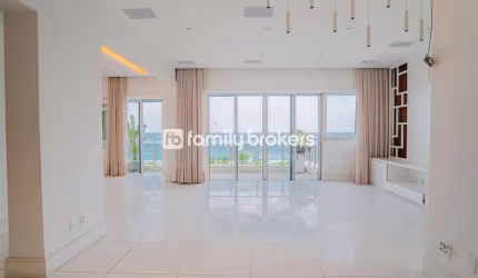 EXCELENTE COBERTURA FRONTAL MAR DE 4 SUÍTES E 300m² À VENDA NO POSTO 5 DA BARRA