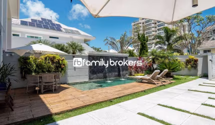 BLUE HOUSES: CASA DE 5 SUÍTES E 350m² À VENDA NA BARRA DA TIJUCA