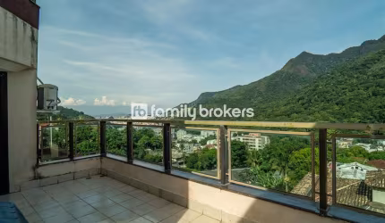 ALTO DA BOAVISTA: CASA TRÍPLEX DE 400m² E 5 QUARTOS À VENDA