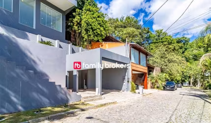 EXCELENTE CASA TRIPLEX COM 436M² | 4 SUÍTES | VISTA DESLUMBRANTE - PENDOTIBA.